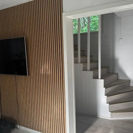 The Red Residence, Centre Villa