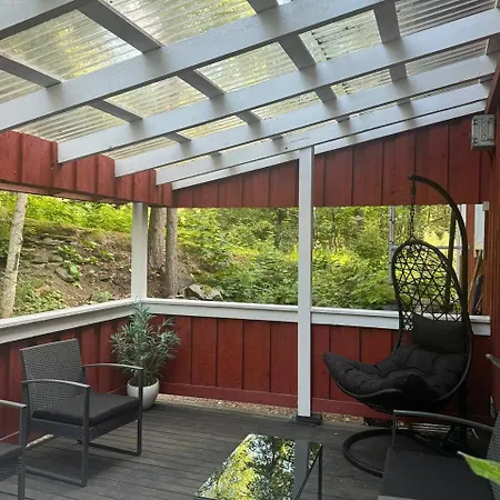 The Red Residence, Centre Villa