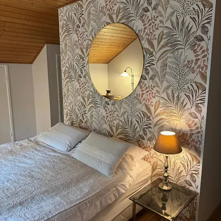 The Red Residence, Centre Villa *