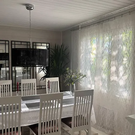 The Red Residence, Centre Savonlinna