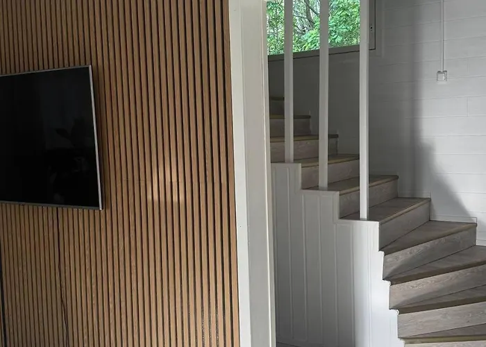 The Red Residence, Centre Villa