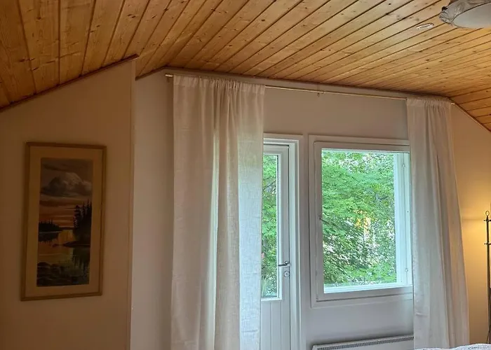 The Red Residence, Centre