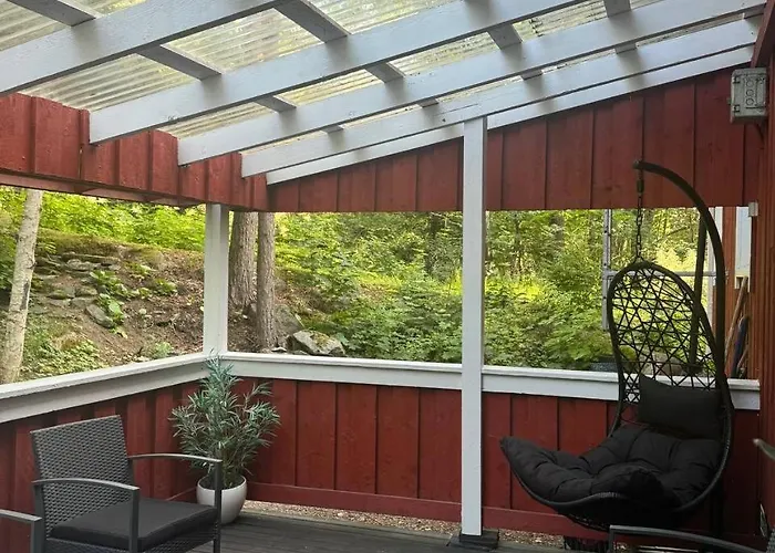 The Red Residence, Centre Villa