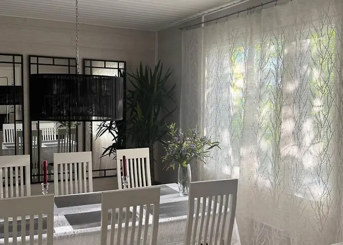 The Red Residence, Centre Savonlinna